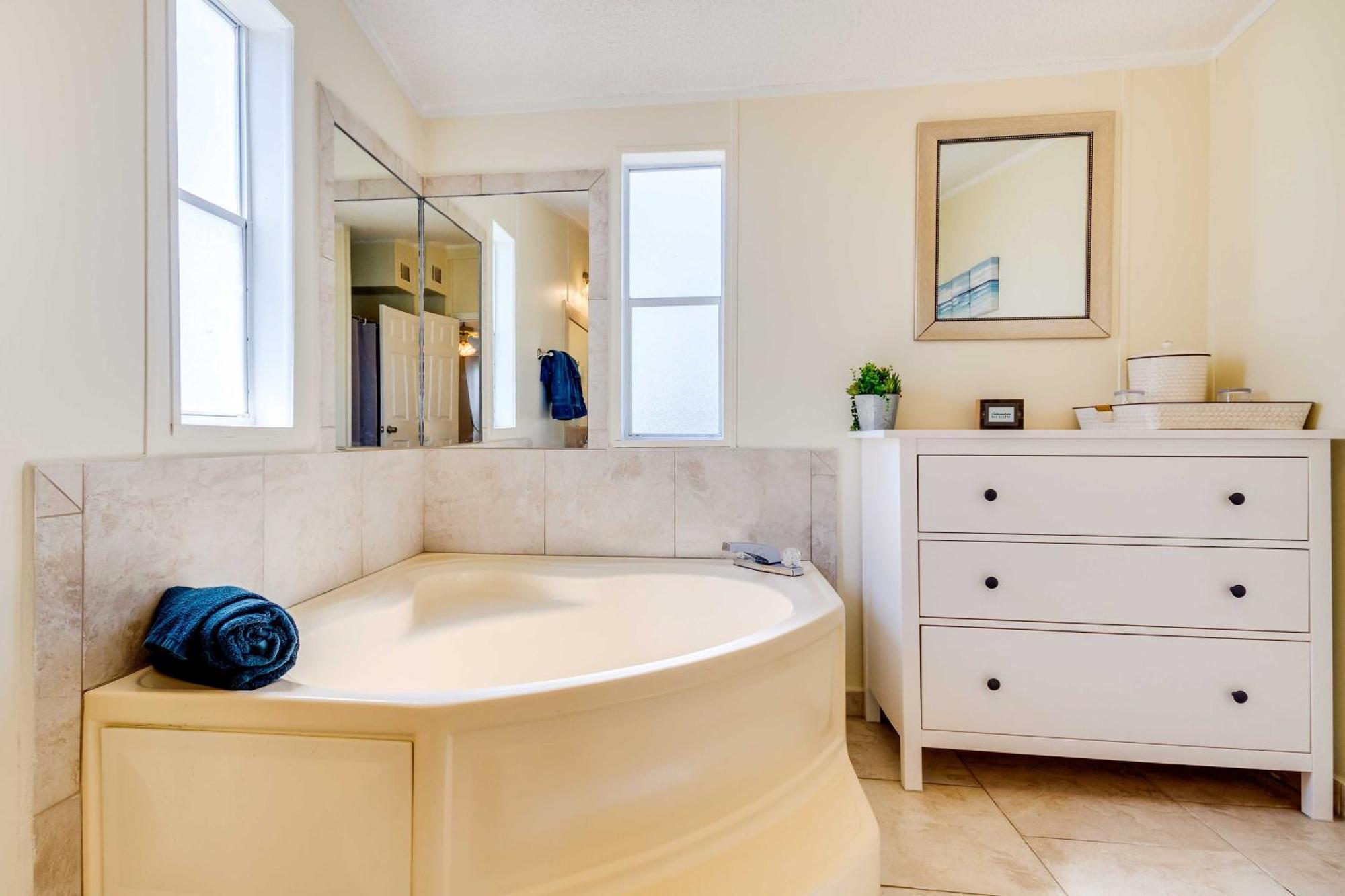 Stunning Pensacola Home, 8 Mi To Downtown! Luaran gambar